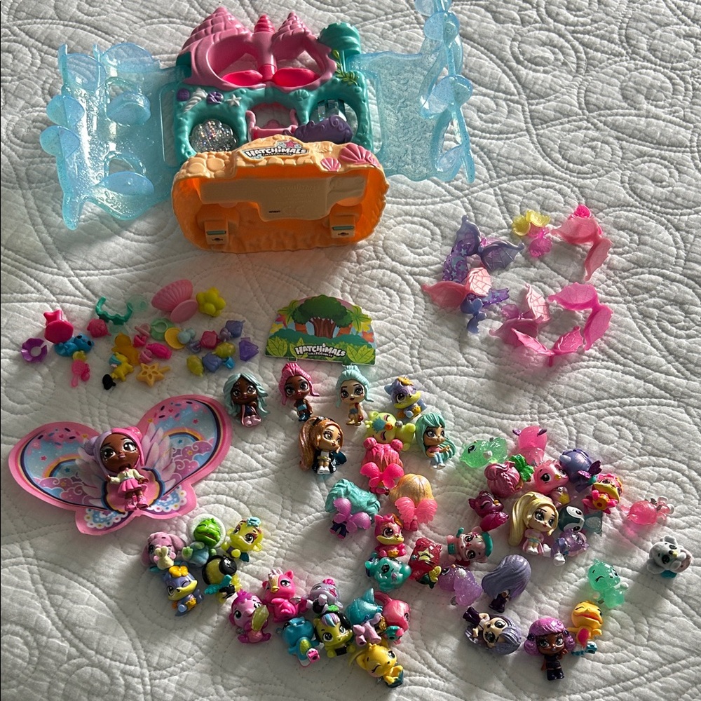 HATCHIMALS LOT - over 75 pieces